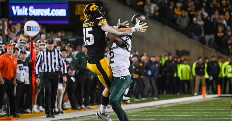 Reece Vander Zee made a crucial catch in the Hawkeyes win over Michigan State. (Photo by Dennis Scheidt)