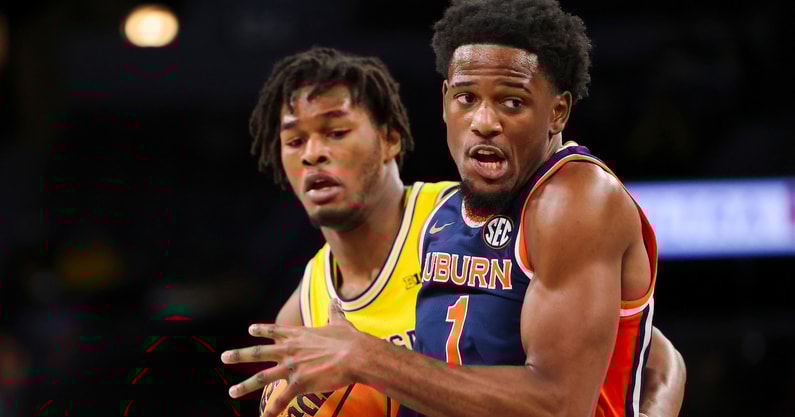 Las Vegas, NV - 20251125 - #21 Auburn Tigers Men's Basketball vs. #7 Michigan Wolverines