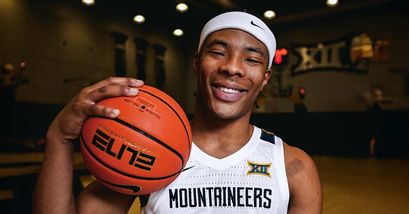 West Virginia forward Jackson Fields