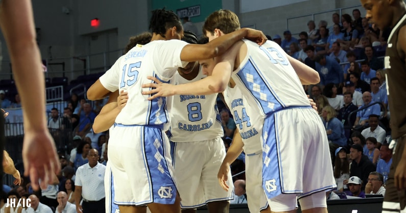 130A0218-uncgenmb-huddle