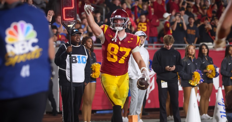 USC tight end Lake McRee celebrates a touchdown against the UCLA Bruins