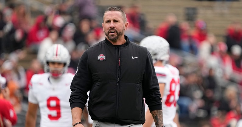 Ohio State Buckeyes offensive coordinator Brian Hartline leads warm ups prior to the NCAA football game against the Purdue Boilermakers at Ross-Ade Stadium in West Lafayette, Ind. on Nov. 8, 2025. © Adam Cairns/Columbus Dispatch / USA TODAY NETWORK via Imagn Images