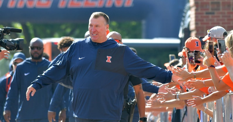 NCAA Football: Western Illinois at Illinois