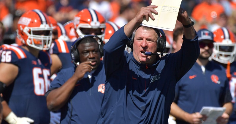 NCAA Football: Southern California at Illinois