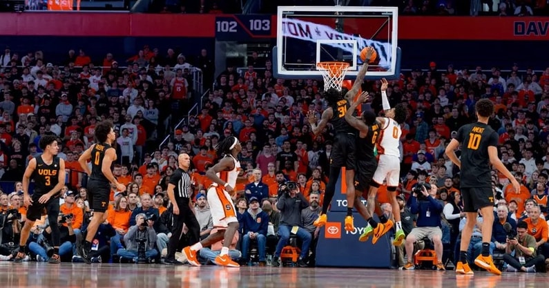 SYRACUSE, NY - December 02, 2025 - Forward Felix Okpara #34 of the Tennessee Volunteers during the game between the Syracuse Orange and the Tennessee Volunteers at JMA Wireless Dome in Syracuse, NY. Photo By Andrew Ferguson/Tennessee Athletics