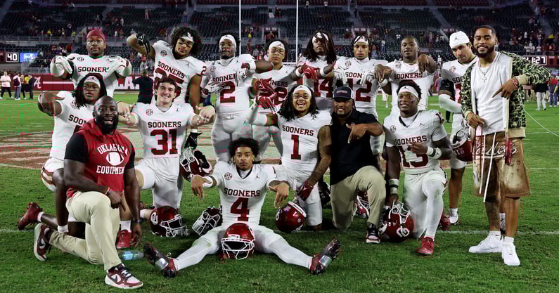 Oklahoma celebrates after beating Alabama