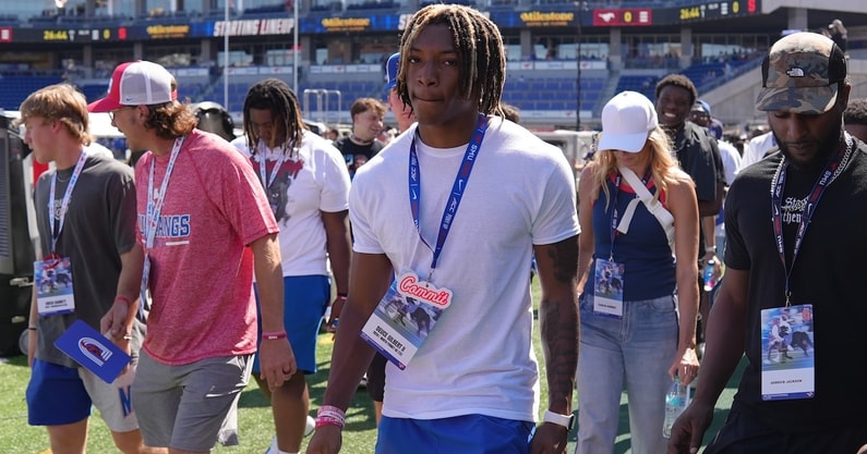 coachs-take-deuce-gilbert-brings-play-making-to-smu-db-room