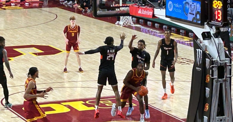USC forward Ezra Ausar