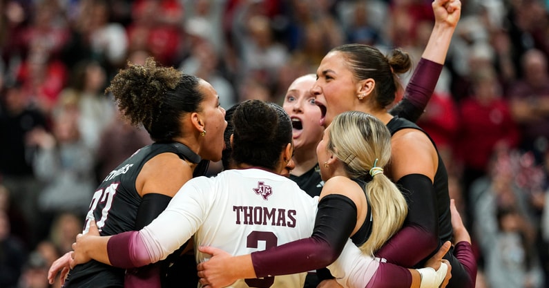 NCAA Womens Volleyball: Women's National Volleyball Championship-Kentucky vs Texas A&amp;M