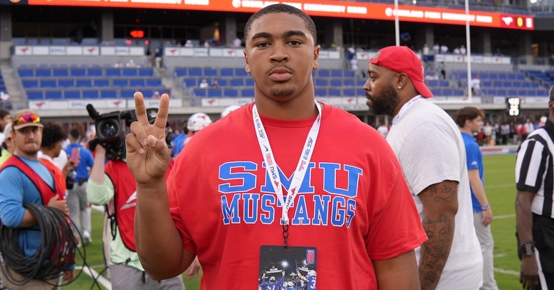 texas-dl-amari-vickerson-commits-to-smu