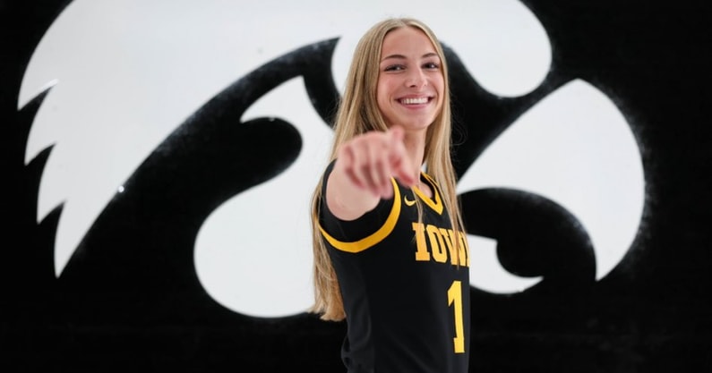 The Hawkeyes gained a commitment from '27 guard Jada Seubert.