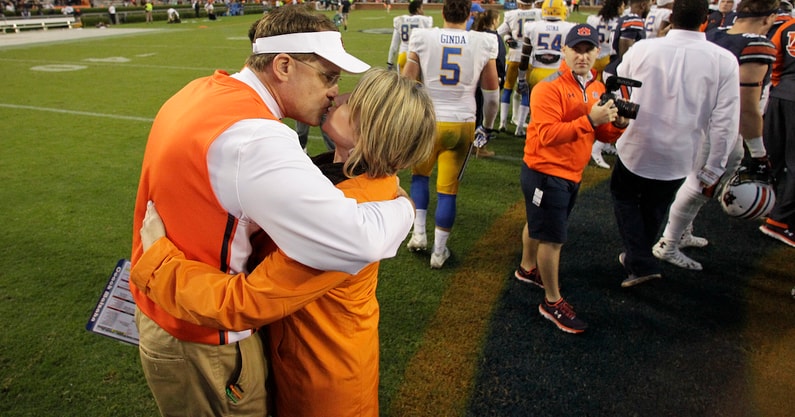 gus and kristi 1200 usat 2-8-26