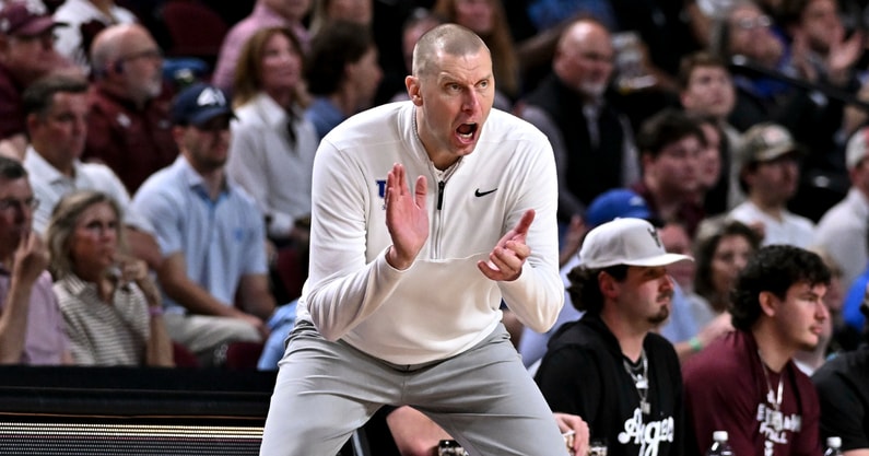 mark-pope-shoulders-responsibility-for-kentucky-inconsistency