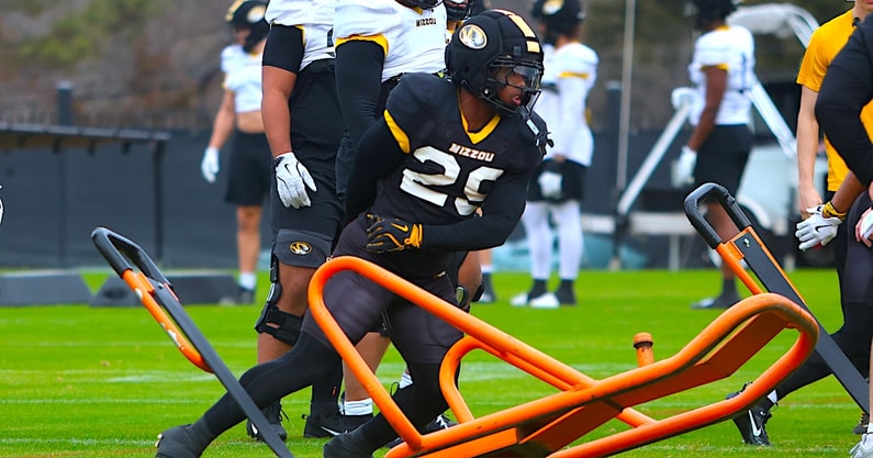 Ahmad Hardy sheds a blocking sled