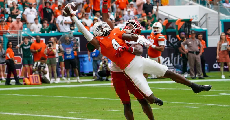 colbie young one hand UL neil