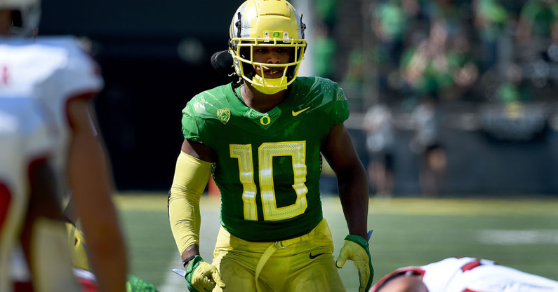 oregon-linebacker-justin-flowe-out-significant-foot-injury