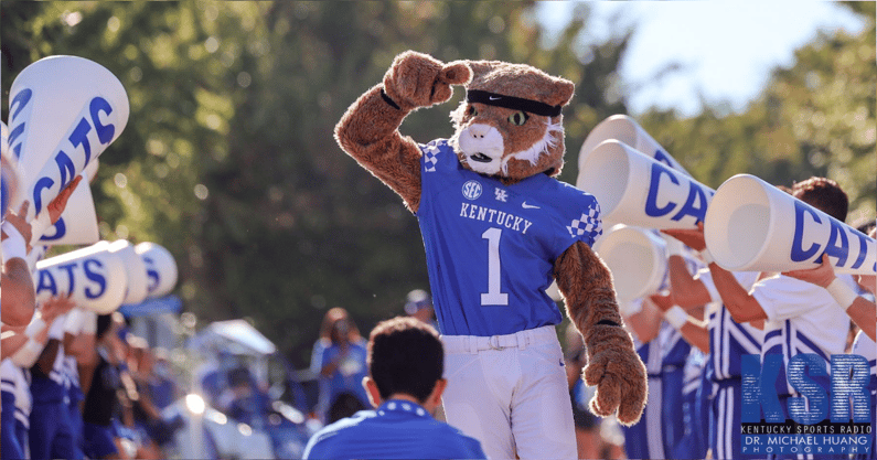 ksr-today-uk-football-survives-chattanooga-fans-first-fan-fest-debut