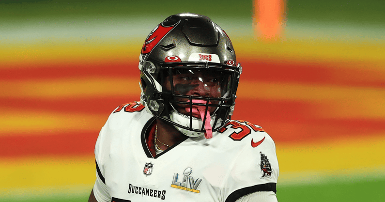 watch-mike-edwards-records-two-pick-6s-against-atlanta-falcons