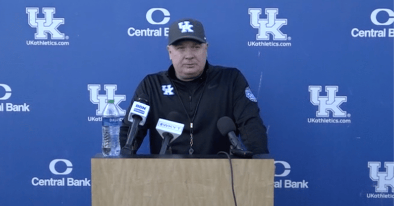 watch-mark-stoops-previews-first-road-matchup-against-south-carolina