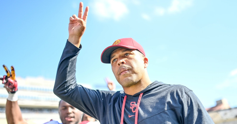 donte-williams-reveals-instilling-tradition-coliseum-usc-trojans