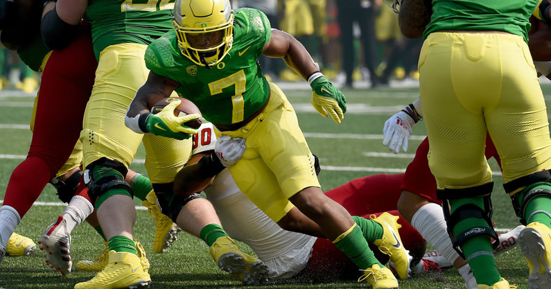 oregon-running-back-will-miss-remainder-of-season-with-leg-injury