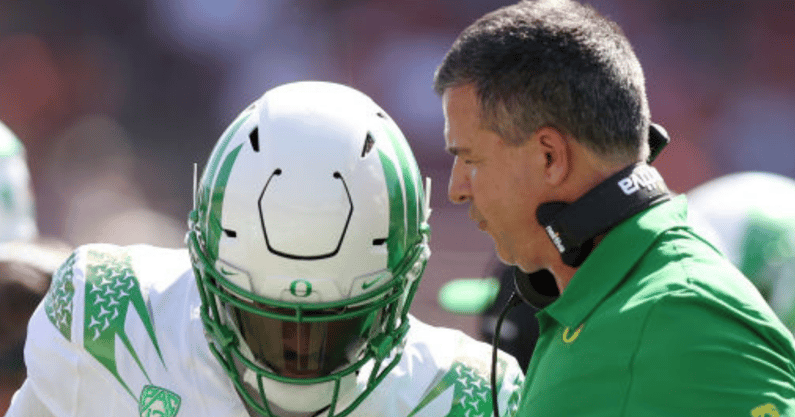 oregon-football-remains-top-10-in-ap-poll