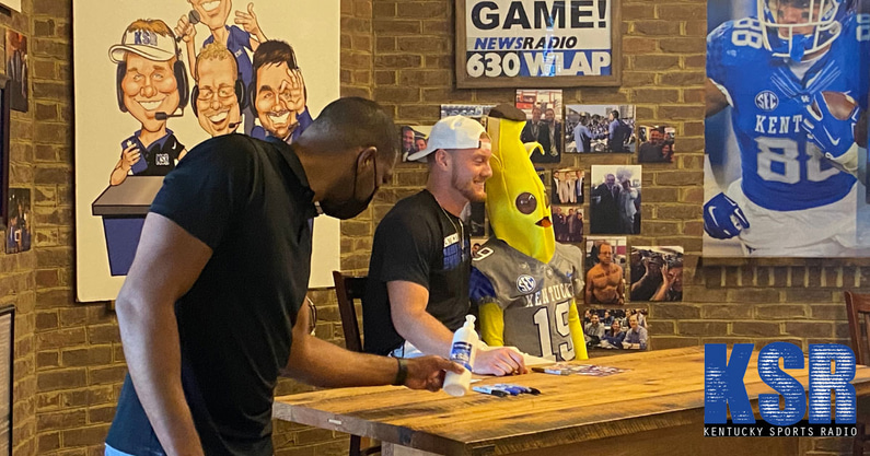 look-will-levis-signed-autographs-ksbar-grille-sunday