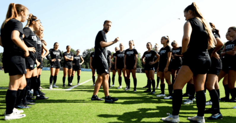 kentucky-womens-soccer-relieves-ian-carry-head-coaching-duties