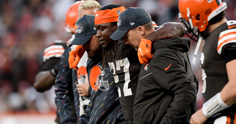 browns-running-back-kareem-hunt-carted-off-field-with-calf-injury-sunday-cardinals