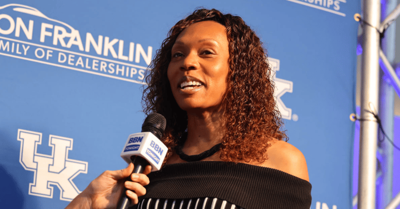 kyra-elzy-embracing-change-culture-for-kentucky-wbb