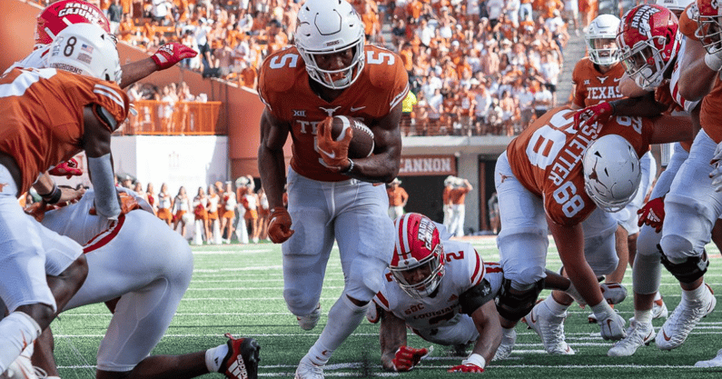 bijan-robinson-on-playing-for-texas-in-2022-elbow-injury