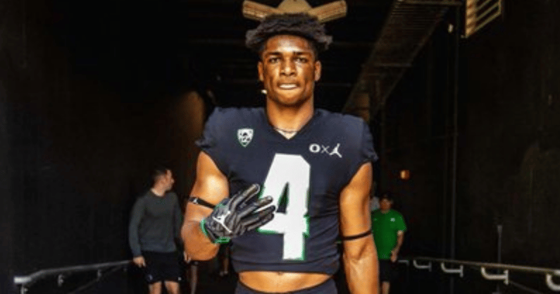 Copy of Copy of four-star-julian-phillips-discusses-recruitment-official-visits (16)