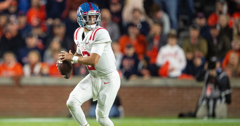 lane-kiffin-talks-ole-miss-first-half-bend-dont-break-snoop-conner-mississippi-state