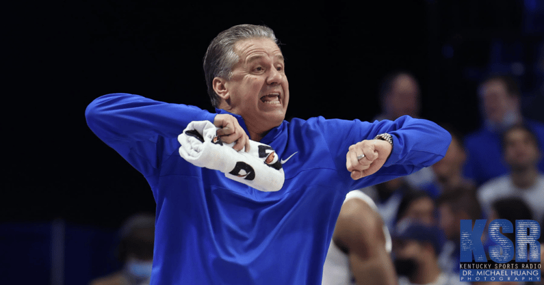 john-calipari-tony-barbee-players-kentucky-central-michigan
