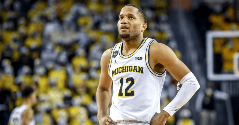 Update on Michigan basketball's DeVante' Jones for Tennessee game