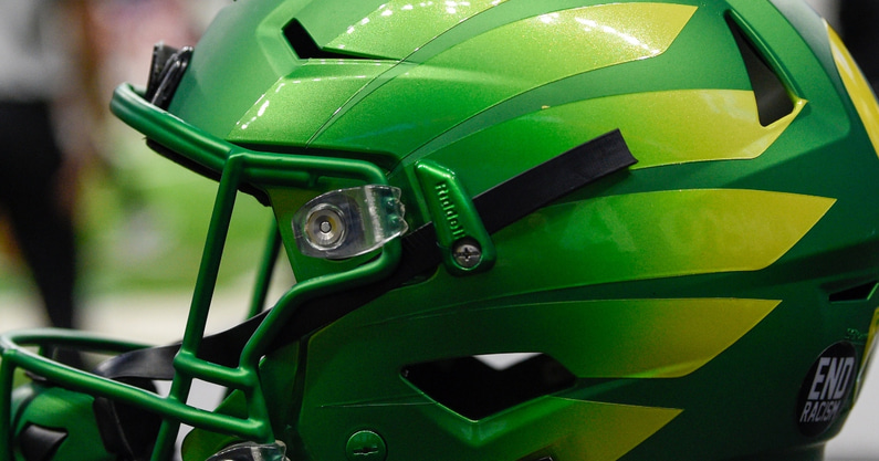 oregon-ducks-make-defensive-coordinator-hiring-official-dan-lanning-tosh-lupoi-georgia-bulldogs-pac-12