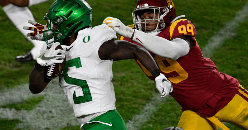 running-back-sean-dollars-removes-name-from-transfer-portal-intends-to-return-to-oregon
