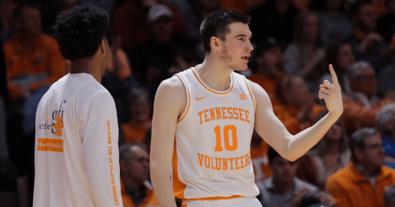 john-fulkerson-rupp-arena-scoreboard-kentucky