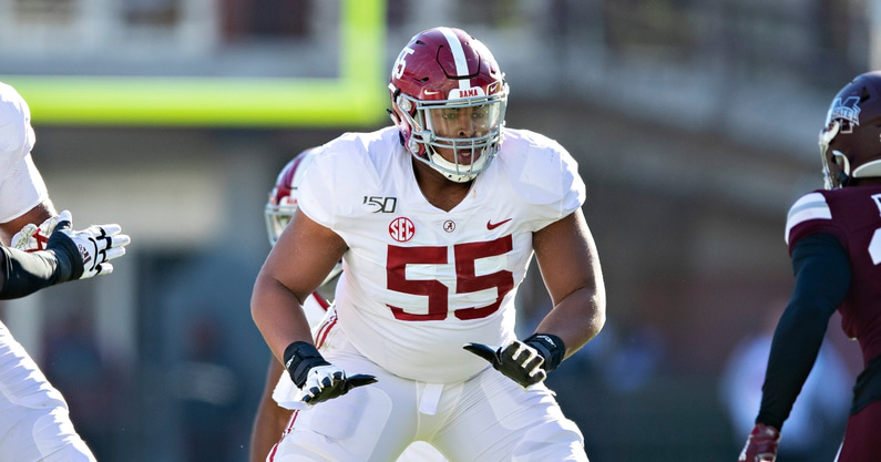 look-alabama-offensive-lineman-officially-announces-he-is-returning-to-crimson-tide-for-2022