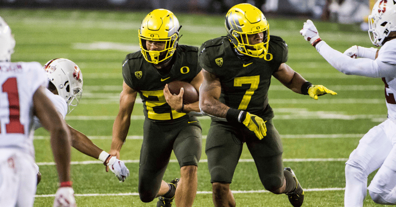 after-departures-of-travis-dye-and-cj-verdell-whats-next-for-oregons-running-back-room (1)
