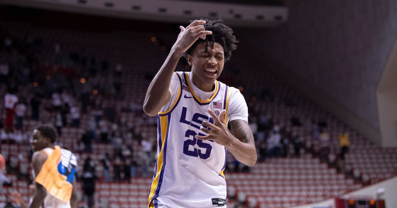 watch-eric-gaines-with-game-sealing-block-after-clutch-free-throws-texas-am-lsu