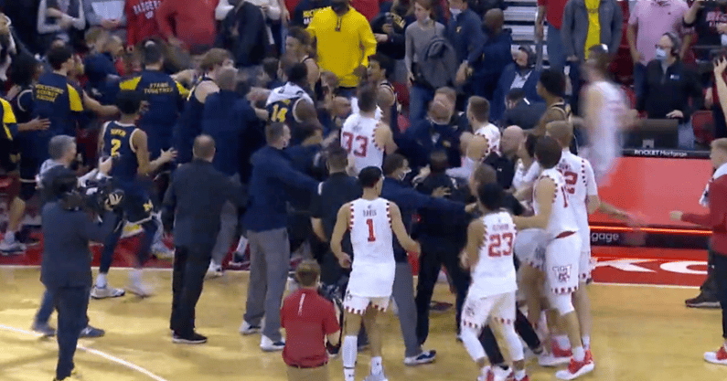 Michigan-Wisconsin game turns ugly in confrontation with ...