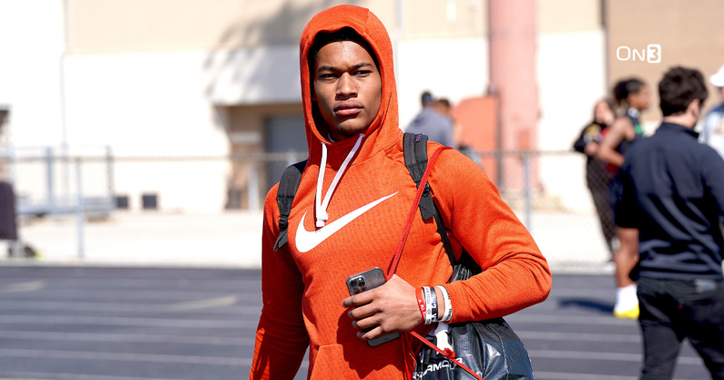 spaces-ej-holland-breaks-down-key-michigan-football-recruits-in-texas