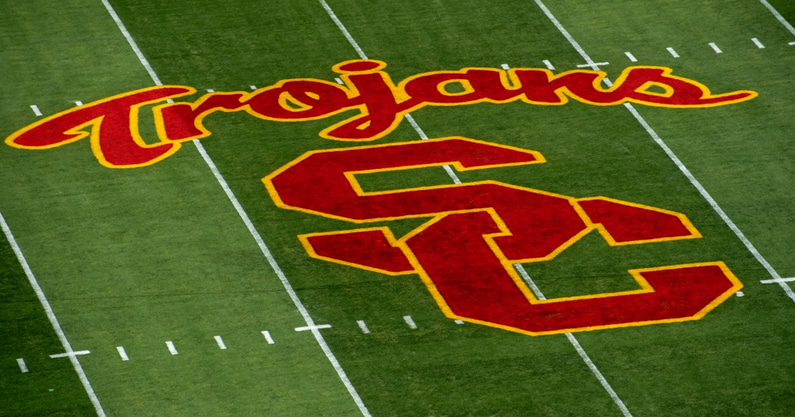 usc-officially-announces-addition-juco-offensive-lineman-cooper-lovelace-trojans-football