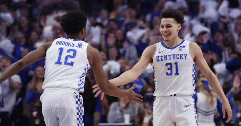 kellan-grady-keion-brooks-team-up-g-league-elite-camp