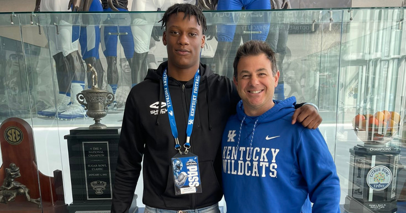 23-4-star-s-avery-stuart-schedules-official-visit-kentucky
