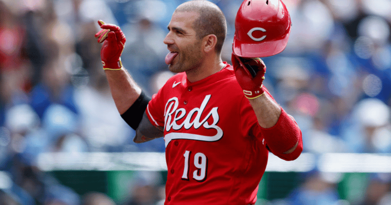 ksreds-cincinnati-reds-avoid-sweep-sunday-win