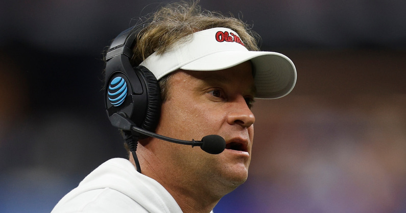lane-kiffin-retweets-graphic-taking-shot-at-tennessee-football
