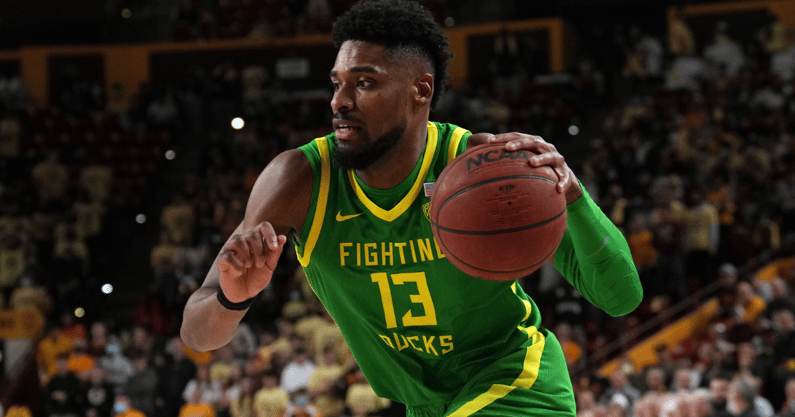 oregons-quincy-guerrier-announces-he-will-return-for-senior-season