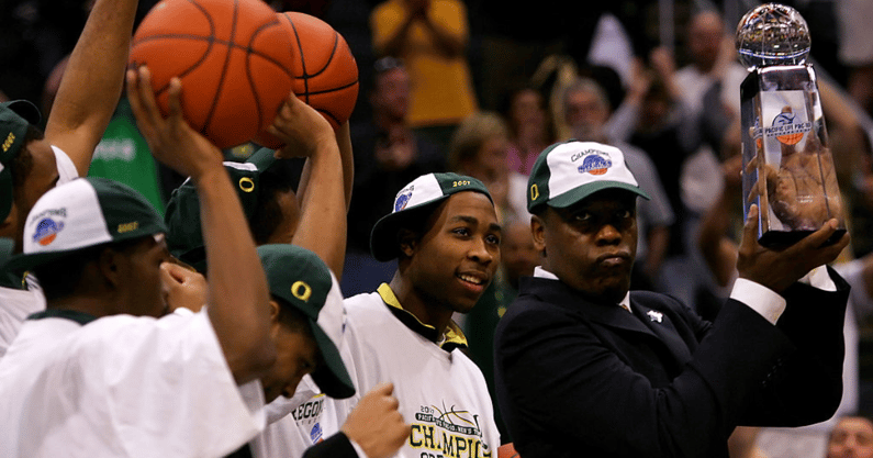 oregons-2022-hall-of-fame-class-headlined-by-former-mens-basketball-coach-ernie-kent